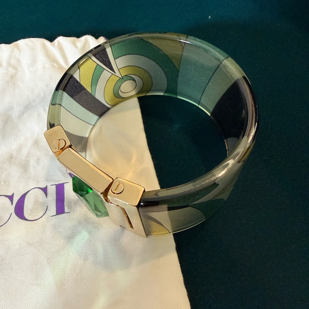 Emilio Pucci retro green and black resin cuff - Picture 6 of 14